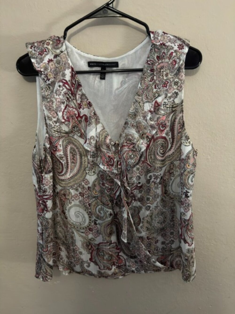 Women's White House/Black Market sleeveless blouse